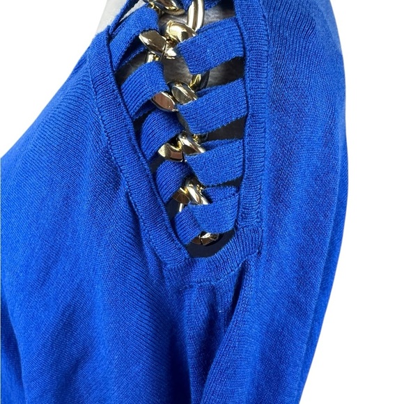 ⭐️ Host Pick ⭐️ Michael Kors Royal blue sweater with gold chain details size 1X - Picture 7 of 12
